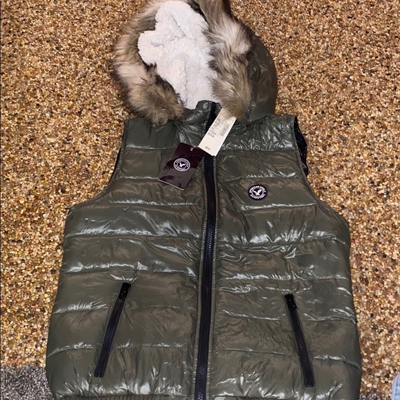 NWT American Eagle Vest - Picture 1 of 5